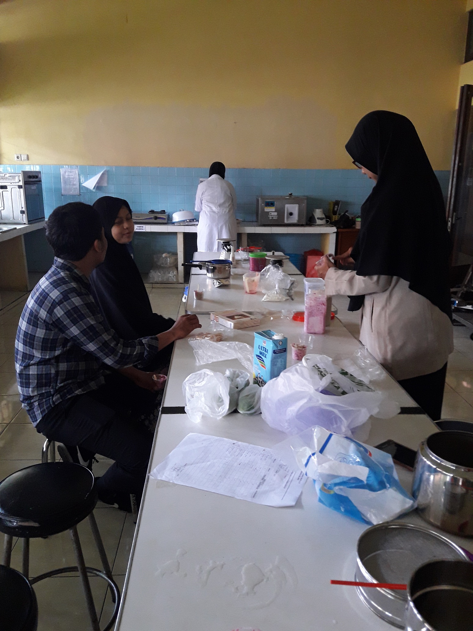 demo pembuatan es krim herbal 